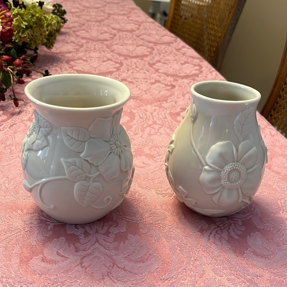 Lenox Floral Fields Posey Vases. 2 for $18, or $9 each. Excellent condition.